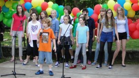 Występ zespołu ze Szkoły Podstawowej w Karpaczu. Foto: Krzysztof Tęcza