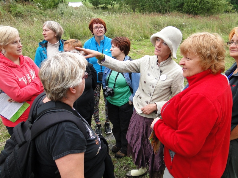 Pani Jemiołka opowiada o Stacji Wolimierz. Foto: Krzysztof Tęcza