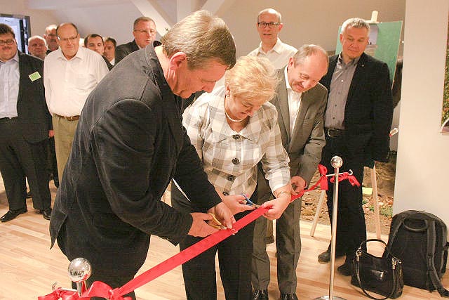 Otwarcie wystawy artystycznej z okazji 25-lecia Rudawskiego Parku Krajobrazowego i Parku krajobrazowego Doliny Bobru pt. ,,Piękne krajobrazy w parkach krajobrazowych” w Muzeum Przyrodniczym w Jeleniej Górze