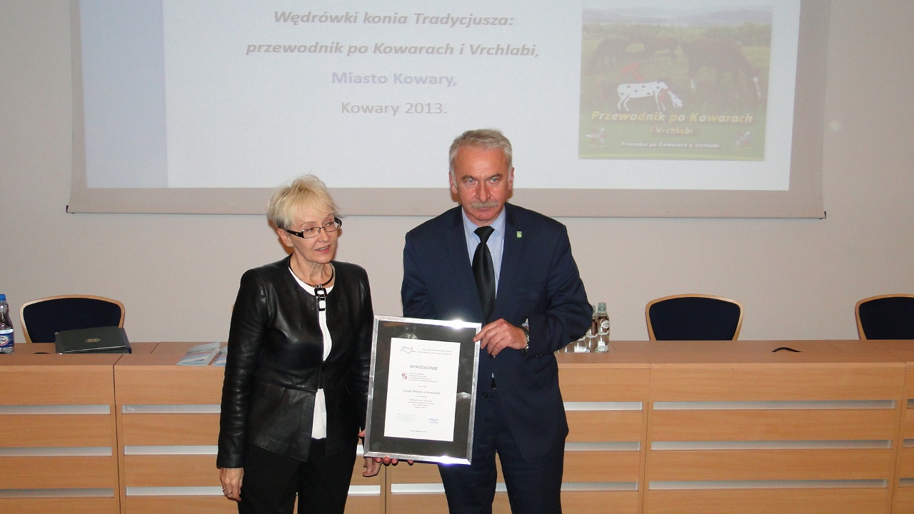 Nagroda dla Kowar (odbiera burmistrz Mirosław Górecki). Foto: Krzysztof Tęcza