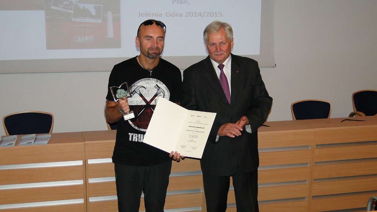 Nagroda dla Wydawnictwa Plan (odbiera Rafał Fronczak). Foto: Krzysztof Tęcza